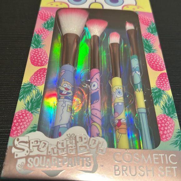 SpongeBob SquarePants cosmetic brush set - Picture 2 of 3